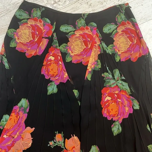Vintage Jones New York 100% Silk Black Floral Print A Line Skirt Size 12 - Picture 4 of 11